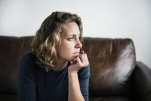 How does bipolar disorder affect daily life